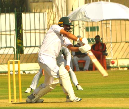  Sindh restrict Central Punjab to 216 for seven on day one