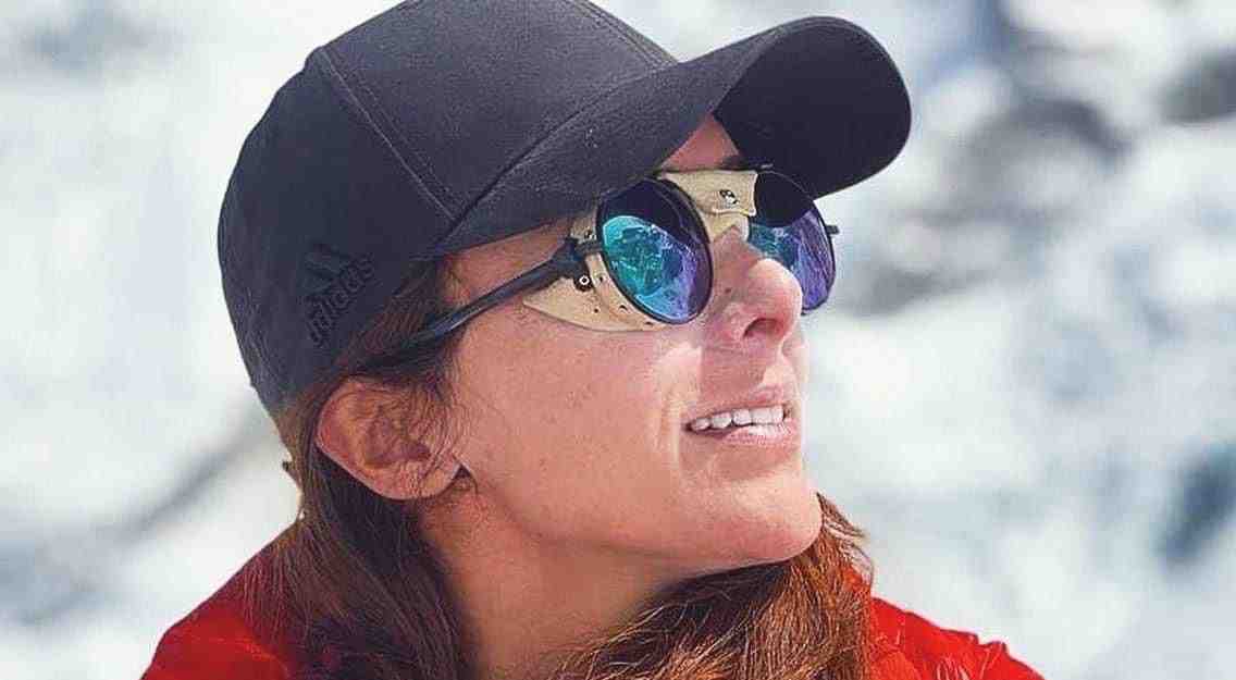 Pakistan’s Naila Kiani conquers 8848 meters high Mount Everest