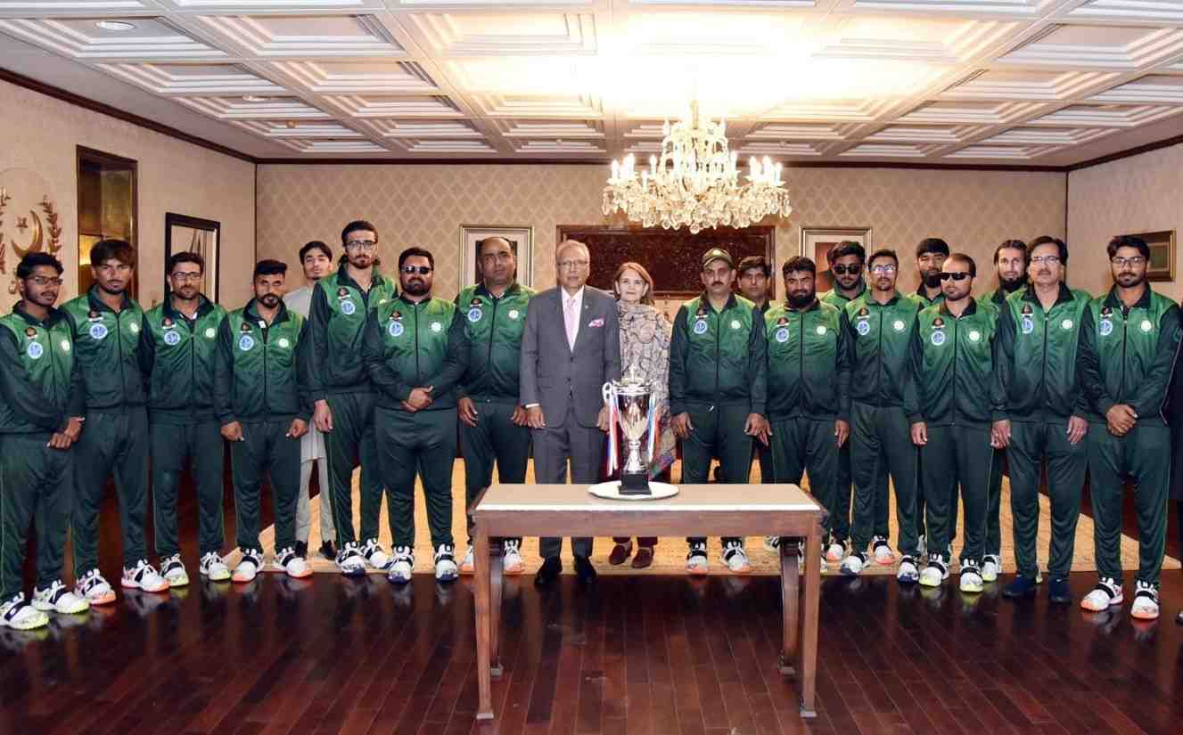 President lauds blind cricket team for bringing fame to Pakistan