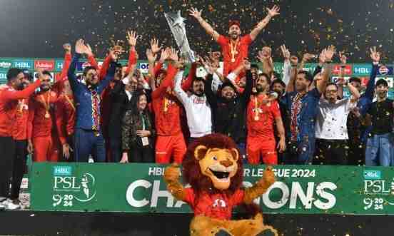 Islamabad United become Champions after nerve-jangling final
