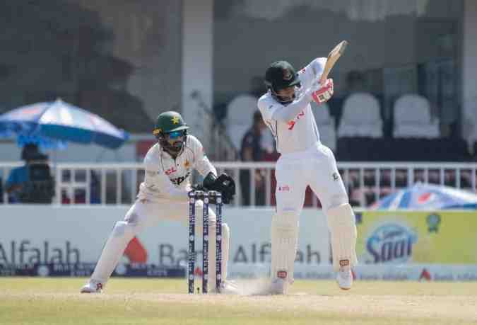 Bangladesh turn the screws on Pakistan on record-breaking day