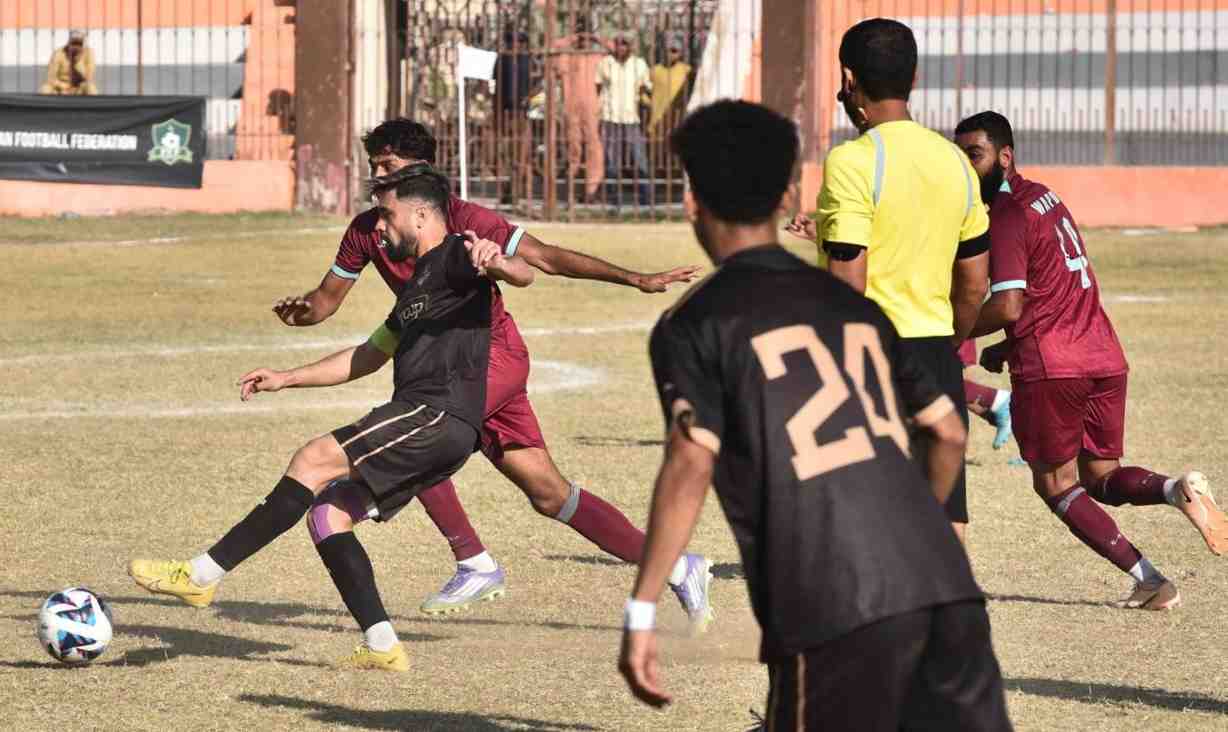 KRL, Wapda set up title showdown with big wins
