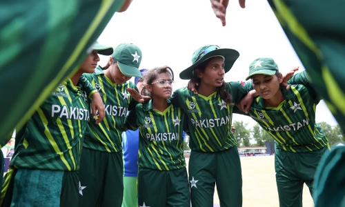 Pakistan cruise to World Cup Super-Six with 10-wicket win over Zimbabwe