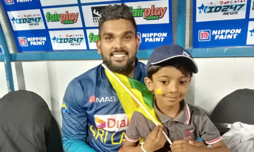 Sri Lankan cricketer Wanindu Hasaranga obliges his kid-fans