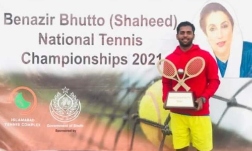 Muzzamil stuns Shoaib 2-1 in the BB Tennis Championship final