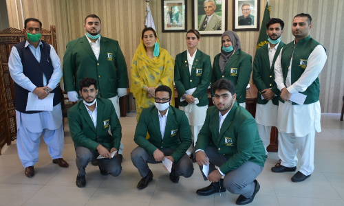 IPC Minister distributes cheques among medal winners