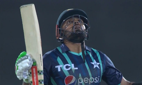Hosts Pakistan thrash England by 10 wickets in Second T20 to level series 1-1