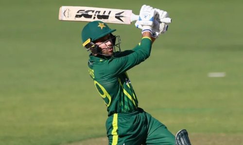 ICC T20 World Cup: Pakistan storm into semifinal
