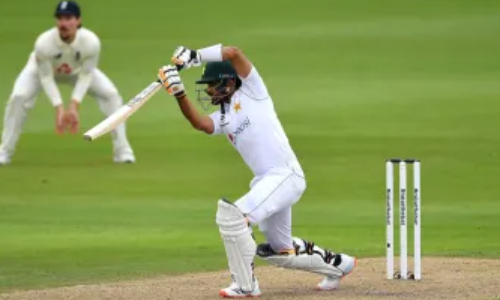 Pakistan England teams pay tribute to Covid-19 victims 