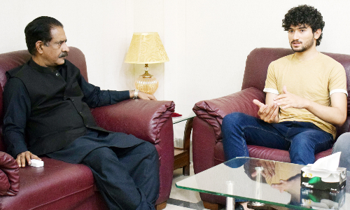 Mountaineer Shehroze Kashif calls on Secretary Sports Punjab Asadullah