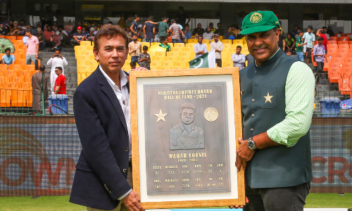 Waqar Younis formally inducted into the PCB Hall of Fame