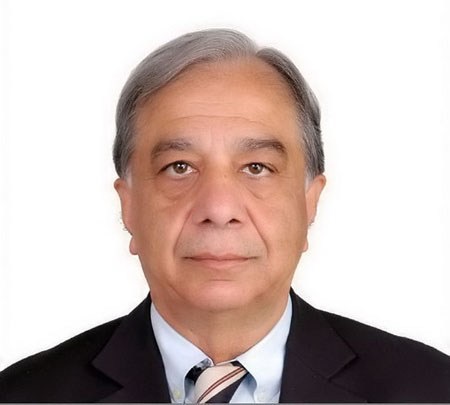 Tennis, Salim and Abbas visit Indian