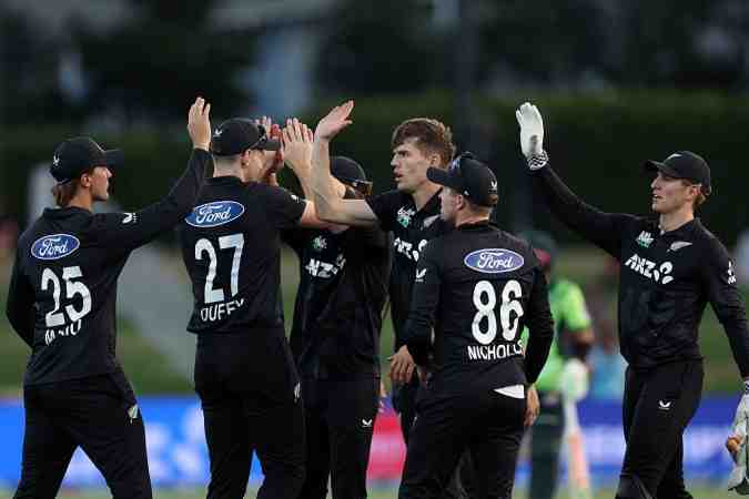 New Zealand defeat Pakistan by 43 runs in third ODI