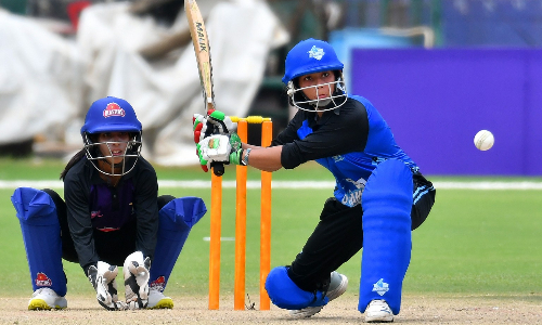 Challengers and Strikers register comfortable victories